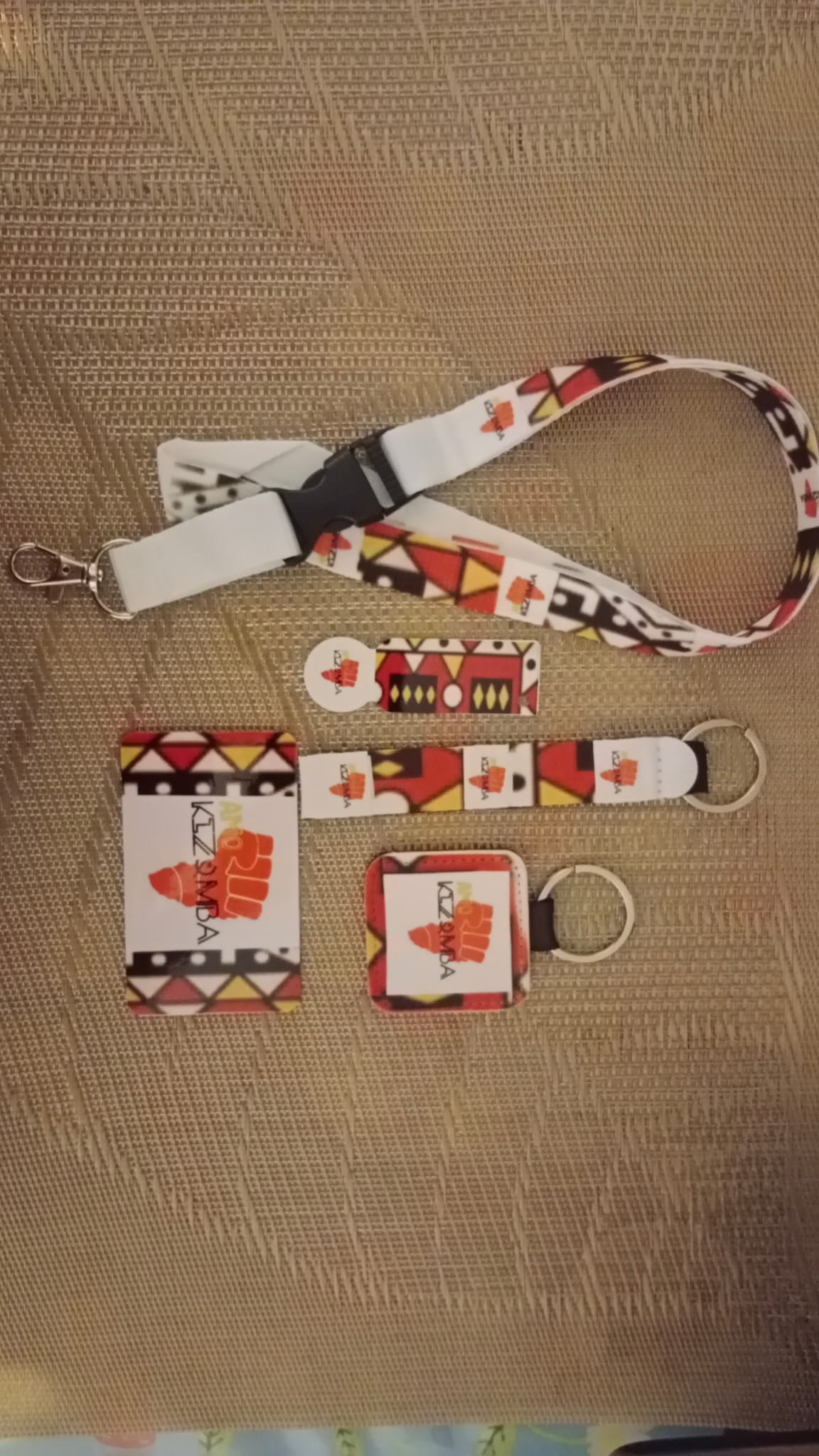 Accesoires personnalisés pour association